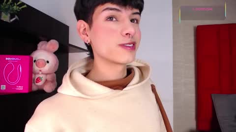 Snapshot of ezra_storm chatting on January 19, 4:49 am Juan online show from January 19, 4:49 am