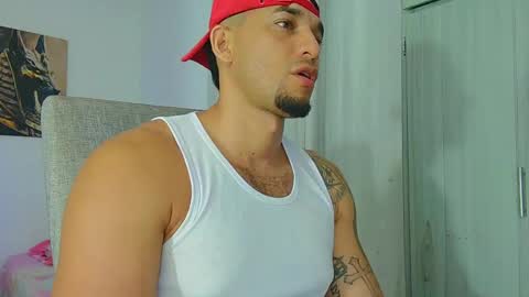 Snapshot of fabi_calde chatting on April 19, 2:44 am fabi online show from April 19, 2:44 am