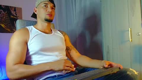 Snapshot of fabi_calde chatting on April 26, 2:20 am fabi online show from April 26, 2:20 am