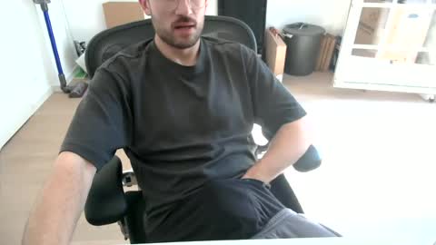 Snapshot of fabian_196 chatting on June 18, 2:43 pm Call me bitch online show from June 18, 2:43 pm