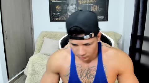 Snapshot of fabian_arango chatting on February 18, 1:56 am Fabian arango online show from February 18, 1:56 am