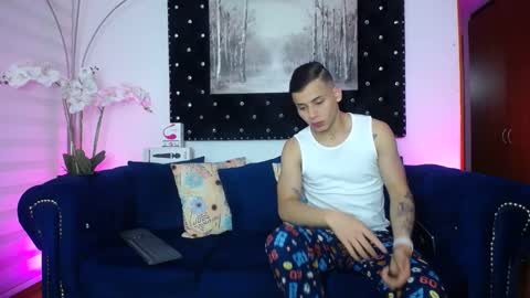 Snapshot of fabilatindick20 chatting on March 1, 6:24 am Fabian online show from March 1, 6:24 am