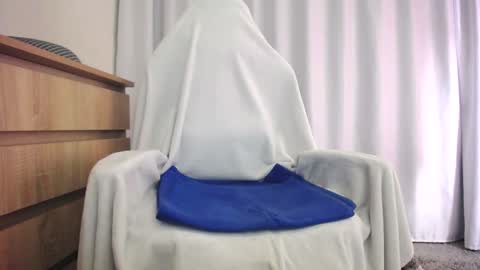 Bree online show from December 10, 2:06 pm