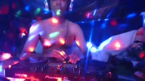 fadeyisteven32 online show from July 4, 5:46 am