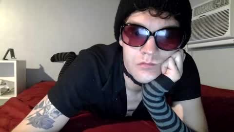 faeemmafawkes online show from July 29, 3:26 am