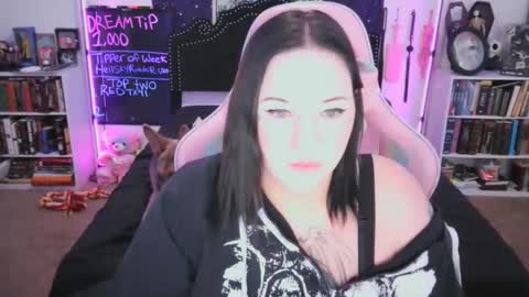 faeofmyth online show from November 3, 9:59 pm