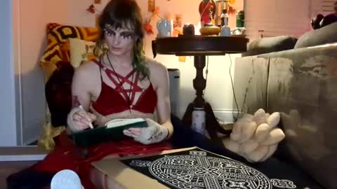 Goddess Fae the Feral Fairy Witch online show from December 7, 2:20 am