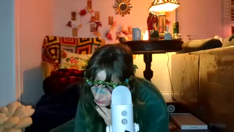 Goddess Fae the Feral Fairy Witch online show from December 8, 12:18 am