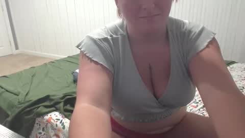 Snapshot of faeriedalelio chatting on December 19, 2:56 am Faerie Dalelio online show from December 19, 2:56 am