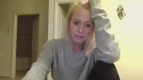 Snapshot of fairy_nightmare chatting on November 6, 9:05 pm Fairy NightMary online show from November 6, 9:05 pm