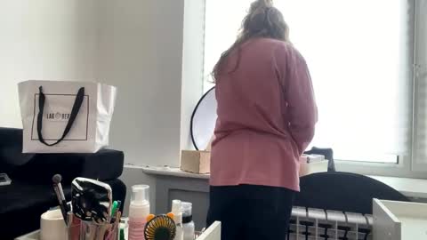 Ilona online show from February 18, 10:27 am