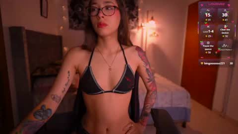 Snapshot of fairylilyx chatting on June 25, 12:32 am Fairy Lily online show from June 25, 12:32 am