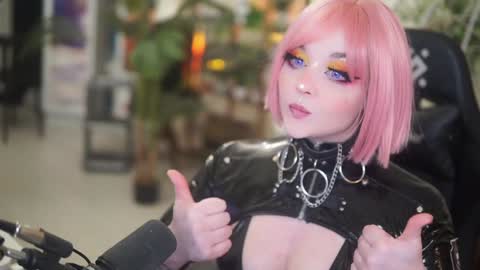 faith_chan online show from December 7, 12:41 am