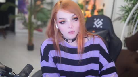 faith_chan online show from January 11, 7:28 am