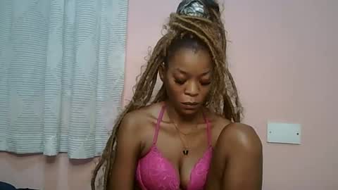 Snapshot of faizah_ chatting on May 15, 11:45 pm faizah_ online show from May 15, 11:45 pm