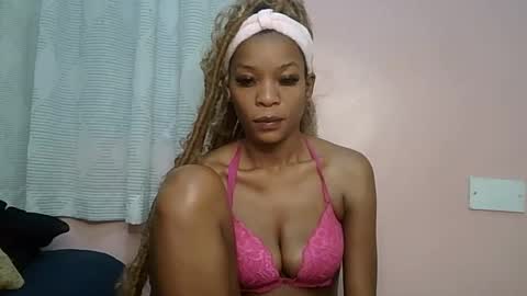 Snapshot of faizah_ chatting on May 26, 9:27 am faizah_ online show from May 26, 9:27 am