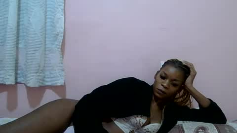 Snapshot of faizah_ chatting on June 11, 11:25 pm faizah_ online show from June 11, 11:25 pm