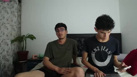 Snapshot of fallgays chatting on October 6, 11:46 pm FallGays online show from October 6, 11:46 pm