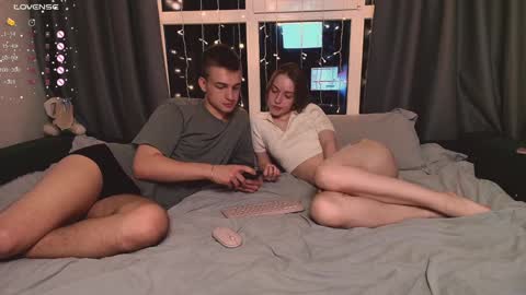 Snapshot of familysexy34 chatting on December 29, 1:24 am familysexy34 online show from December 29, 1:24 am