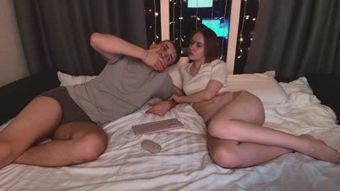 Snapshot of familysexy34 chatting on January 12, 8:47 pm familysexy34 online show from January 12, 8:47 pm