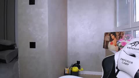 Snapshot of fancy_bunny chatting on December 18, 5:24 am fancy bunny online show from December 18, 5:24 am