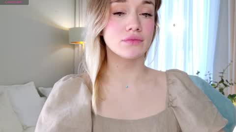 fancyamelia online show from March 24, 6:07 am