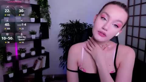 Snapshot of fane_stain chatting on February 14, 2:30 am Merida but you can call me Ida online show from February 14, 2:30 am