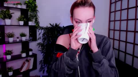 Snapshot of fane_stain chatting on February 19, 2:51 am Merida but you can call me Ida online show from February 19, 2:51 am