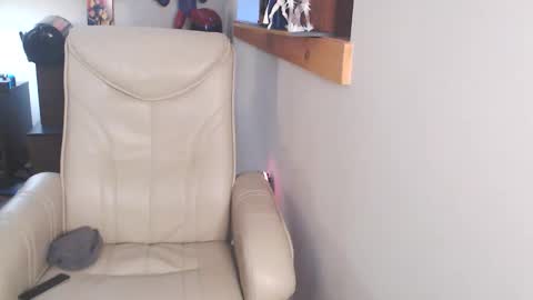 Snapshot of fanfriction chatting on February 6, 7:17 pm Fan Friction online show from February 6, 7:17 pm