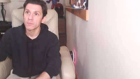 Snapshot of fanfriction chatting on February 7, 10:08 am Fan Friction online show from February 7, 10:08 am