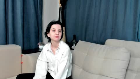 Snapshot of fannyharber chatting on December 5, 8:11 am Mia online show from December 5, 8:11 am