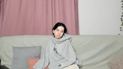 Snapshot of fannyharber chatting on December 6, 7:32 am Mia online show from December 6, 7:32 am