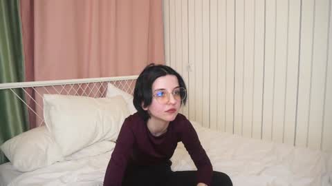 Snapshot of fannyharber chatting on December 9, 10:54 am Mia online show from December 9, 10:54 am