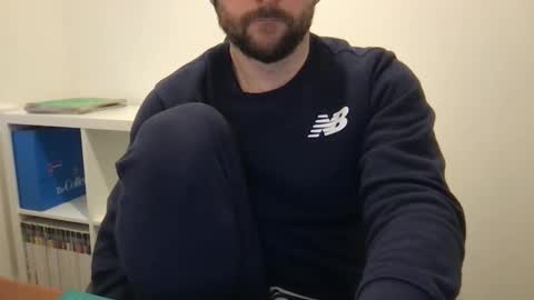 Snapshot of fantacyland chatting on December 4, 2:48 pm Alex online show from December 4, 2:48 pm