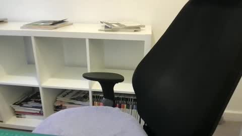 Snapshot of fantacyland chatting on December 9, 1:34 pm Alex online show from December 9, 1:34 pm