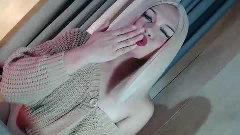 DANIELLA - DONT FORGET TO GIVE ME A THUMBSU UP online show from February 1, 11:03 pm