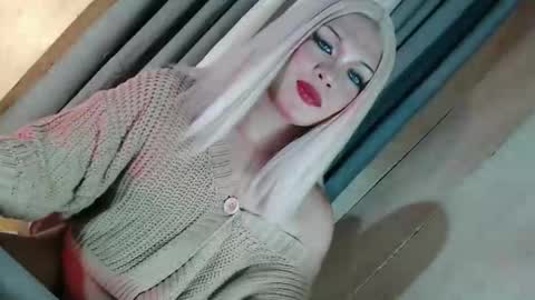 DANIELLA - DONT FORGET TO GIVE ME A THUMBSU UP online show from February 3, 11:32 pm