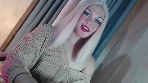 DANIELLA - DONT FORGET TO GIVE ME A THUMBSU UP online show from March 8, 10:52 am