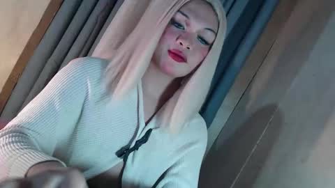 DANIELLA - DONT FORGET TO GIVE ME A THUMBSU UP online show from March 10, 12:10 pm