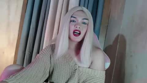 DANIELLA - DONT FORGET TO GIVE ME A THUMBSU UP online show from April 29, 9:32 pm
