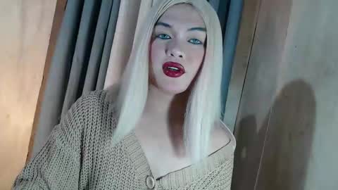DANIELLA - DONT FORGET TO GIVE ME A THUMBSU UP online show from April 30, 10:43 am