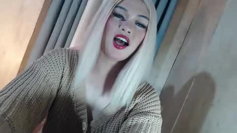 Snapshot of fantasticcock69_daniella chatting on May 15, 9:44 pm DANIELLA - DONT FORGET TO GIVE ME A THUMBSU UP online show from May 15, 9:44 pm