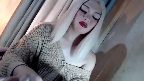 Snapshot of fantasticcock69_daniella chatting on June 11, 12:36 pm DANIELLA - DONT FORGET TO GIVE ME A THUMBSU UP online show from June 11, 12:36 pm