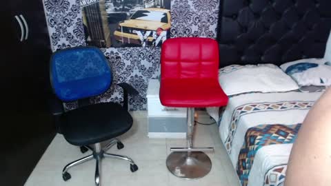 SANTIAGOLARRY AND ROBERTO online show from December 5, 3:15 am