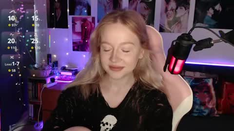 Snapshot of fantasy_lisa chatting on July 12, 2:57 am Lisa online show from July 12, 2:57 am