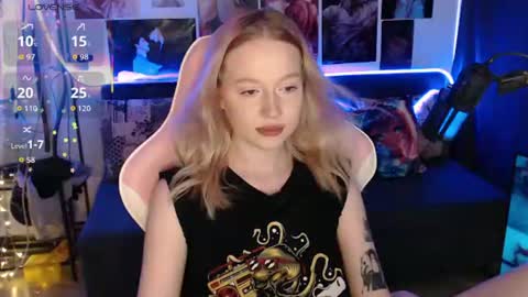 Snapshot of fantasy_lisa chatting on July 19, 12:53 pm Lisa online show from July 19, 12:53 pm