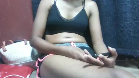 farantsaaly1 online show from November 3, 4:25 am