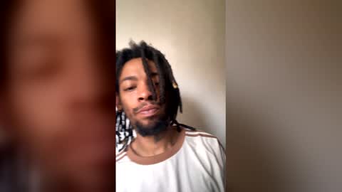 Snapshot of farayfaray chatting on March 9, 8:07 am farayfaray online show from March 9, 8:07 am