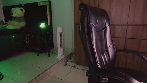 farid_jake_ online show from October 22, 7:02 pm