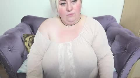 fashiona online show from October 28, 12:25 am